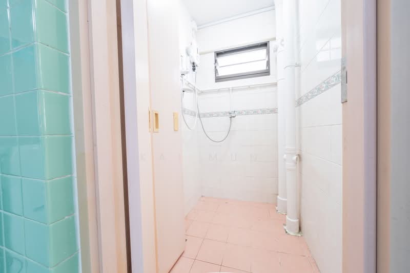 21 Chai Chee Road, 21 Chai Chee Road, 3 Bedrooms, 700 sqft, HDB Flat For Sale, by Kai Mun, 500242322 - Bathroom - PropertyGuru.com.sg