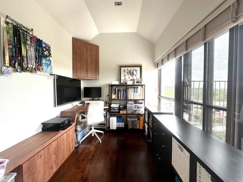 Varsity Park Condominium, 22 West Coast Road, 3 Bedrooms, 2,271 sqft, Condominium For Sale, by Louis Tay, 500242331 - PropertyGuru.com.sg