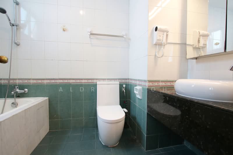 Hume Park II, 23 Hume Avenue, 3 Bedrooms, 1,475 sqft, Condominium For Rent, by Aldrick Loh, 500242335 - Master Bathroom - PropertyGuru.com.sg