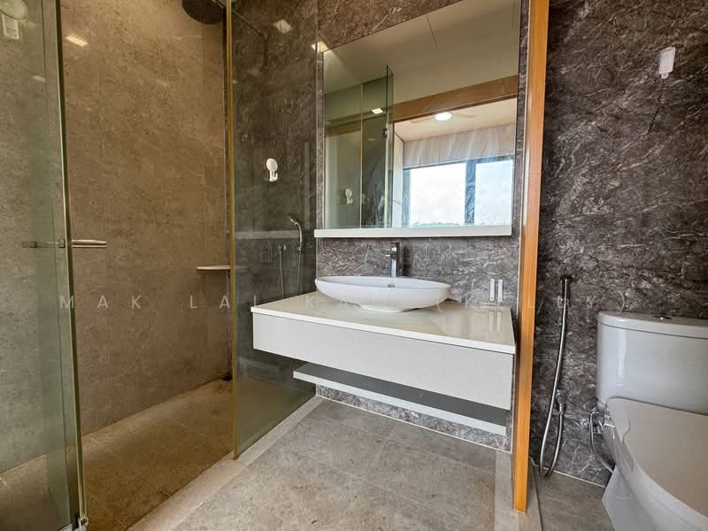 The Hillier, 6 Hillview Rise, 2 Bedrooms, 840 sqft, Condominium For Rent, by Mak Lai Kam (Kelly), 500242336 - Bathroom - PropertyGuru.com.sg