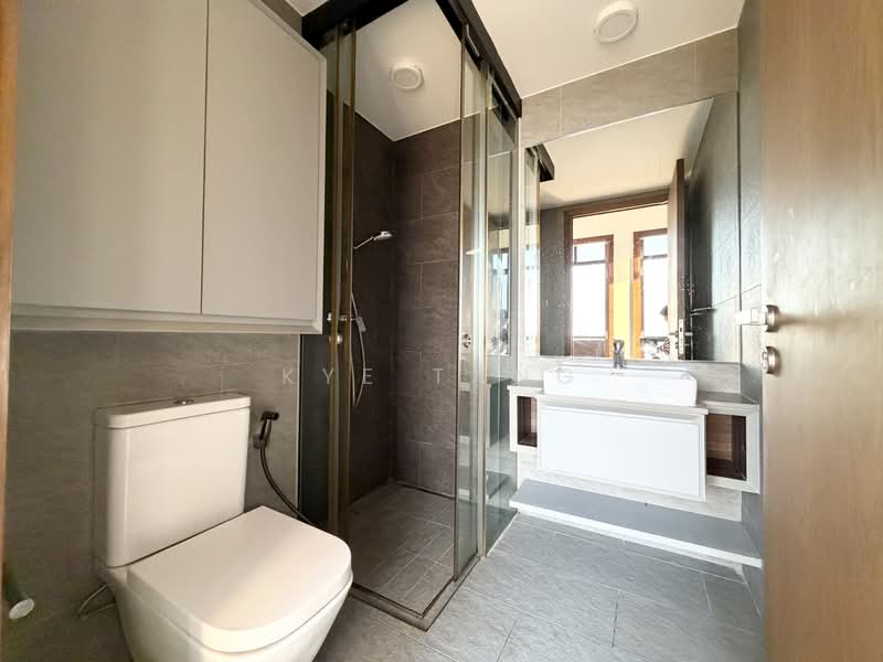 Kandis Residence, 2 Kandis Link, 4 Bedrooms, 1,034 sqft, Condominium For Sale, by Kye Tang, 500242339 - Common Bathroom - PropertyGuru.com.sg