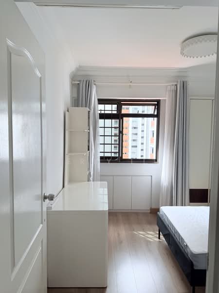 681B Jurong West Central 1, 681B Jurong West Central 1, Boon Lay / Jurong / Tuas, 3 Bedrooms, 1,227 sqft, HDB Flat For Sale, by Jerry Liu, 500242342 - Bedroom - PropertyGuru.com.sg