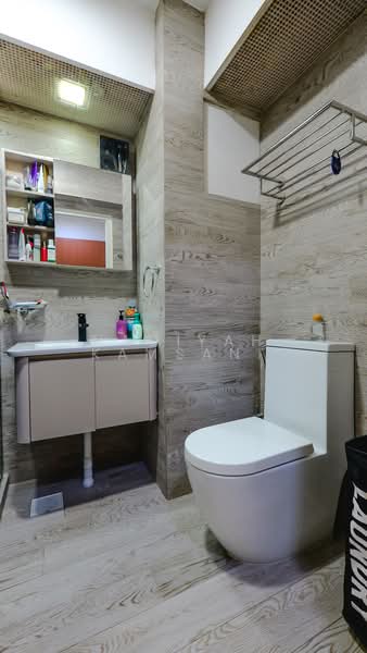 547A Segar Road, 547A Segar Road, Dairy Farm / Bukit Panjang / Choa Chu Kang, 3 Bedrooms, 1,206 sqft, HDB Flat For Sale, by Nadiyah Kamsani, 500242344 - Master ensuite - PropertyGuru.com.sg