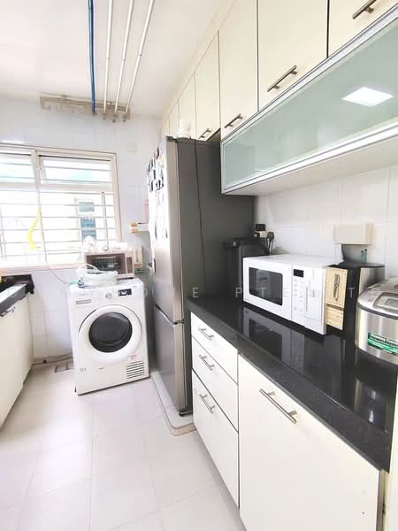 2A Upper Boon Keng Road, 2A Upper Boon Keng Road, 3 Bedrooms, 914 sqft, HDB Flat For Sale, by NOEL PHOON, 500242348 - Kitchen - PropertyGuru.com.sg