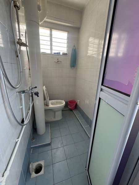 404 Yishun Avenue 6, 404 Yishun Avenue 6, Sembawang / Yishun, 3 Bedrooms, 904 sqft, HDB Flat For Sale, by Leena Tham, 500242356 - Bathroom - PropertyGuru.com.sg