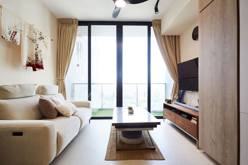 Fulcrum, 33 Fort Road, 2 Bedrooms, 829 sqft, Condominium For Sale, by Diana Teow, 500242364 - Living Room - PropertyGuru.com.sg
