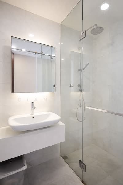 Fulcrum, 33 Fort Road, 2 Bedrooms, 829 sqft, Condominium For Sale, by Diana Teow, 500242364 - Bathroom - PropertyGuru.com.sg