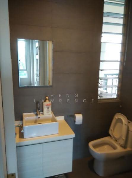 Cavendish Park, 20 Pine Grove, 2 Bedrooms, 958 sqft, Condominium For Sale, by Heng Lawrence, 500242366 - Bathroom - PropertyGuru.com.sg