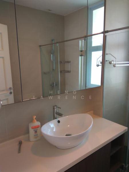 Cavendish Park, 20 Pine Grove, 2 Bedrooms, 958 sqft, Condominium For Sale, by Heng Lawrence, 500242366 - Bathroom - PropertyGuru.com.sg