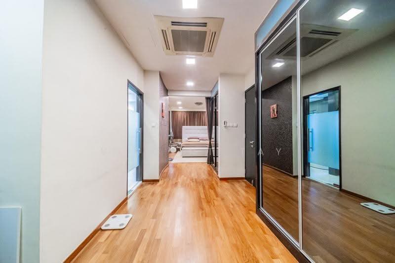 Serangoon Garden Spacious Semi D, Hougang / Punggol / Sengkang, 6 Bedrooms, 4,580 sqft, Semi-Detached House For Sale, by Vincent Tay, 500242368 - Corridor - PropertyGuru.com.sg