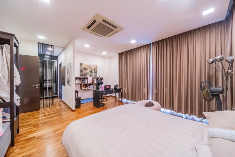 Serangoon Garden Spacious Semi D, Hougang / Punggol / Sengkang, 6 Bedrooms, 4,580 sqft, Semi-Detached House For Sale, by Vincent Tay, 500242368 - Bedroom - PropertyGuru.com.sg