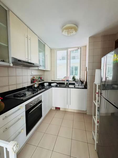 Goldenhill Park Condo, 60 Mei Hwan Drive, 3 Bedrooms, 1,334 sqft, Condominium For Rent, by Kerry Liao, 500242373 - Kitchen - PropertyGuru.com.sg