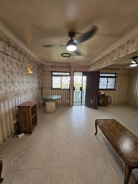 561 Ang Mo Kio Avenue 10, 561 Ang Mo Kio Avenue 10, 2 Bedrooms, 732 sqft, HDB Flat For Sale, by Daven Neo, 500242385 - Living Room - PropertyGuru.com.sg