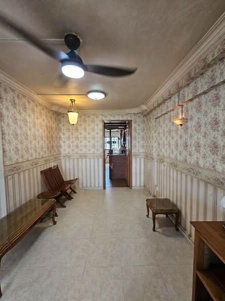 561 Ang Mo Kio Avenue 10, 561 Ang Mo Kio Avenue 10, 2 Bedrooms, 732 sqft, HDB Flat For Sale, by Daven Neo, 500242385 - Living Room - PropertyGuru.com.sg