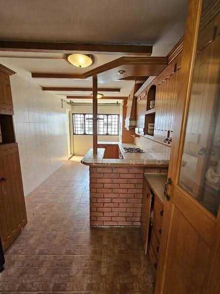 561 Ang Mo Kio Avenue 10, 561 Ang Mo Kio Avenue 10, 2 Bedrooms, 732 sqft, HDB Flat For Sale, by Daven Neo, 500242385 - Kitchen - PropertyGuru.com.sg