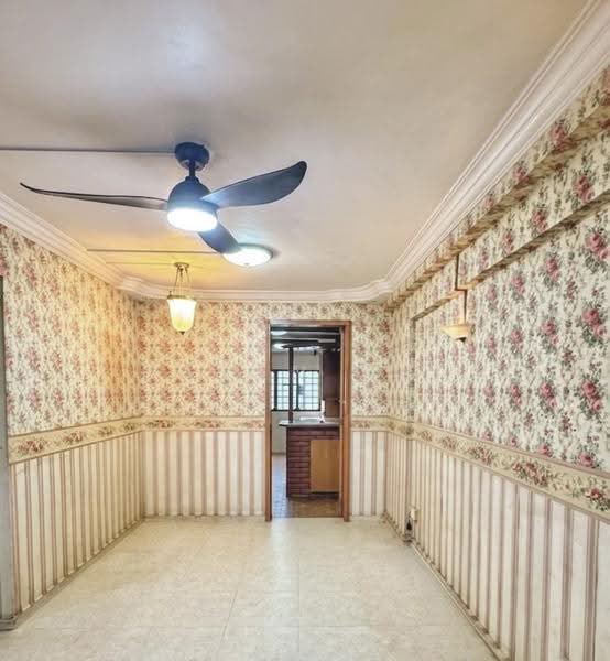 561 Ang Mo Kio Avenue 10, 561 Ang Mo Kio Avenue 10, Ang Mo Kio / Bishan / Thomson, 2 Bedrooms, 732 sqft, HDB Flat For Sale, by Daven Neo, 500242385 - Living Room - PropertyGuru.com.sg