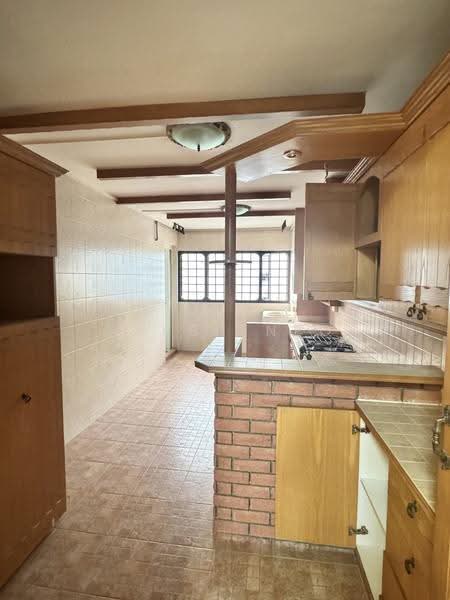 561 Ang Mo Kio Avenue 10, 561 Ang Mo Kio Avenue 10, Ang Mo Kio / Bishan / Thomson, 2 Bedrooms, 732 sqft, HDB Flat For Sale, by Daven Neo, 500242385 - Kitchen - PropertyGuru.com.sg