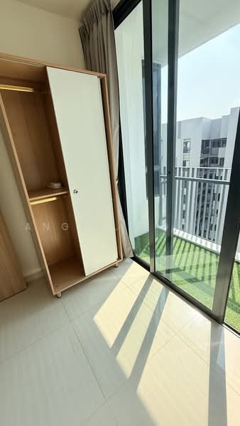 The Palette, 119 Pasir Ris Grove, Room Rental, 100 sqft, Condominium For Rent, by Angella Goh, 500242403 - Common room 3 with balcony - PropertyGuru.com.sg