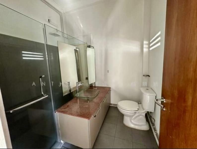 417B River Valley, River valley road, 3 Bedrooms, 1,153 sqft, Walk-up Apartment For Sale, by Jude Teem, 500242407 - Bathroom - PropertyGuru.com.sg