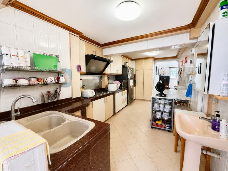 61 Marine Drive, 61 Marine Drive, 3 Bedrooms, 936 sqft, HDB Flat For Sale, by Yong Wee Foong 杨伟锋, 500242411 - Kitchen - PropertyGuru.com.sg