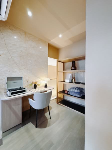 Midtown Bay, 120 Beach Road, 2 Bedrooms, 743 sqft, Condominium For Sale, by King Tang, 500242412 - Study - PropertyGuru.com.sg