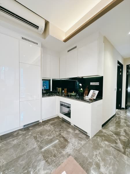 Midtown Bay, 120 Beach Road, 2 Bedrooms, 743 sqft, Condominium For Sale, by King Tang, 500242412 - Kitchen - PropertyGuru.com.sg