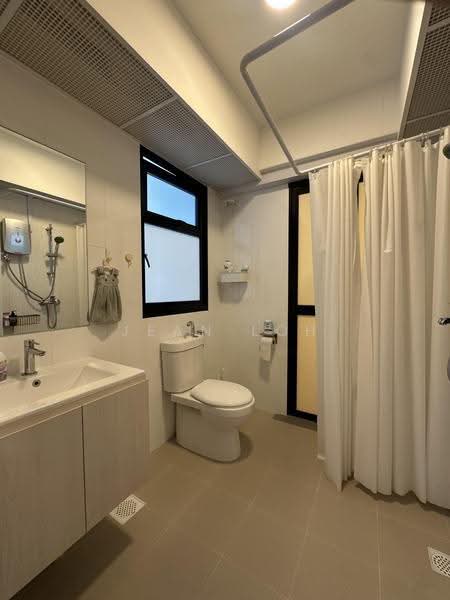 998B Buangkok Crescent, 998B Buangkok Crescent, 1 Bedroom, 505 sqft, HDB Flat For Rent, by Jean Loh, 500242413 - Bathroom - PropertyGuru.com.sg
