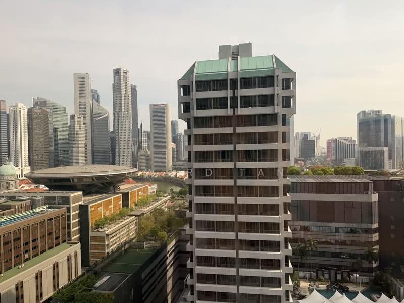 Peninsula Plaza, 111 North Bridge Road, 990 sqft, Office For Rent, by Edward Tan, 500242427 - Exterior - CommercialGuru.com.sg