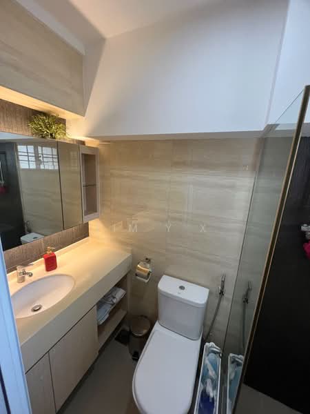 955 Hougang Avenue 9, 955 Hougang Avenue 9, Hougang / Punggol / Sengkang, 3 Bedrooms, 1,249 sqft, HDB Flat For Sale, by Lim Y X, 500242436 - Bathroom - PropertyGuru.com.sg