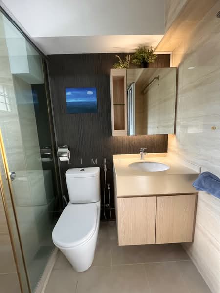955 Hougang Avenue 9, 955 Hougang Avenue 9, Hougang / Punggol / Sengkang, 3 Bedrooms, 1,249 sqft, HDB Flat For Sale, by Lim Y X, 500242436 - Bathroom - PropertyGuru.com.sg
