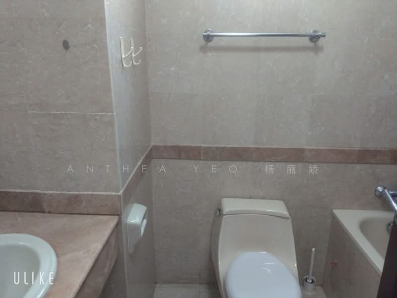 Tanglin Regency, 381 Tanglin Road, 2 Bedrooms, 883 sqft, Condominium For Rent, by Anthea Yeo 杨丽娇, 500242442 - Bathroom - PropertyGuru.com.sg