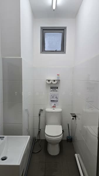 Proxima @ Gambas, 50 Gambas Crescent, Sembawang / Yishun, 1,894 sqft, Light Industrial (B1) For Rent, by Tedric Poh, 500242447 - Bathroom - CommercialGuru.com.sg
