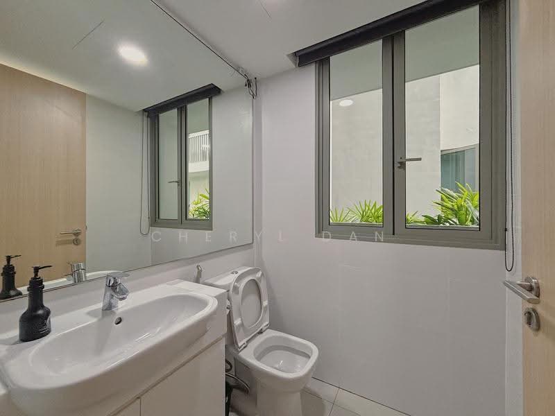 Ripple Bay, 4 Pasir Ris Link, Pasir Ris / Tampines, 2 Bedrooms, 1,001 sqft, Condominium For Sale, by Cheryl Dan, 500242473 - Common Bathroom - PropertyGuru.com.sg