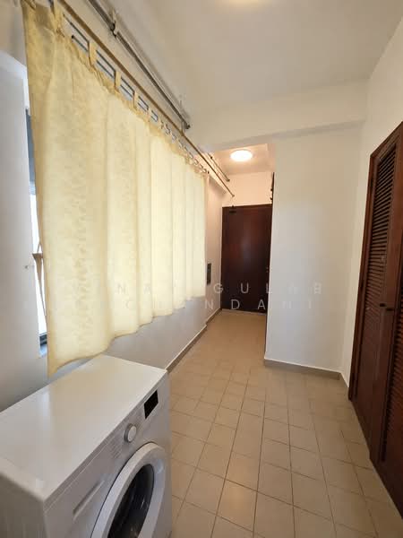 Costa Rhu, 1 Rhu Cross, 2 Bedrooms, 1,399 sqft, Condominium For Sale, by Vinay Gulab Khanchandani ( Vincent ), 500242476 - Corridor - PropertyGuru.com.sg