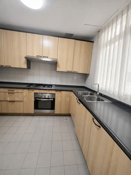 Costa Rhu, 1 Rhu Cross, 2 Bedrooms, 1,399 sqft, Condominium For Sale, by Vinay Gulab Khanchandani ( Vincent ), 500242476 - Kitchen - PropertyGuru.com.sg