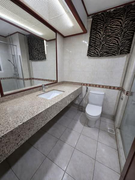 Costa Rhu, 1 Rhu Cross, 2 Bedrooms, 1,399 sqft, Condominium For Sale, by Vinay Gulab Khanchandani ( Vincent ), 500242476 - Bathroom - PropertyGuru.com.sg