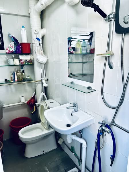 171 Bedok South Road, 171 Bedok South Road, Room Rental, 89 sqft, HDB Flat For Rent, by Isaac Chee, 500242478 - Bathroom - PropertyGuru.com.sg