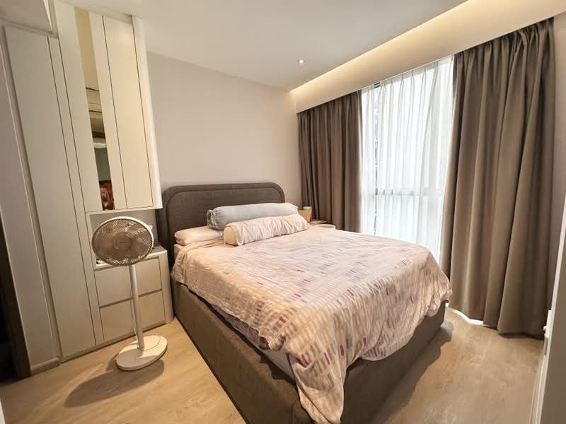 Affinity At Serangoon, , 2 Bedrooms, 732 sqft, Condominium For Sale, by Liz Qiu, 500242504 - Master bedroom with walk-in closet - PropertyGuru.com.sg