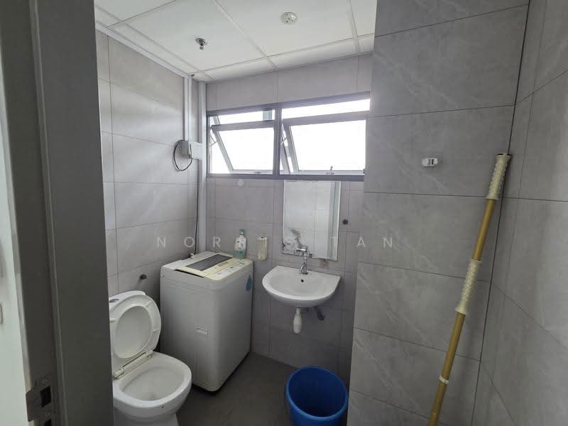 T-Space, Pasir Ris / Tampines, 1,212 sqft, Office For Rent, by Norris Tan, 500242506 - Bathroom - CommercialGuru.com.sg