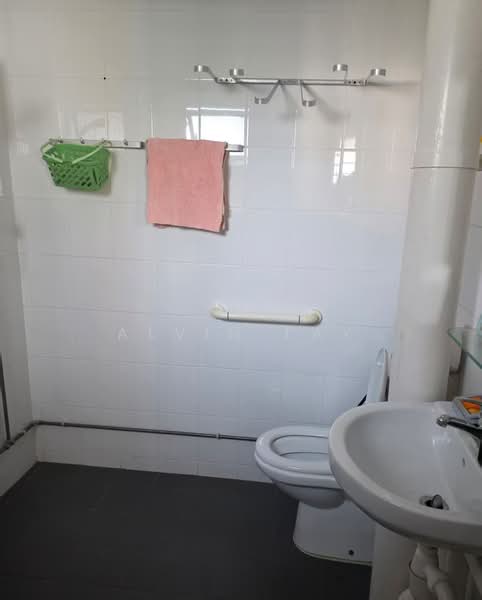 115 Bedok Reservoir Road, 115 Bedok Reservoir Road, Room Rental, 300 sqft, HDB Flat For Rent, by Alvin Tay, 500242507 - Bathroom - PropertyGuru.com.sg