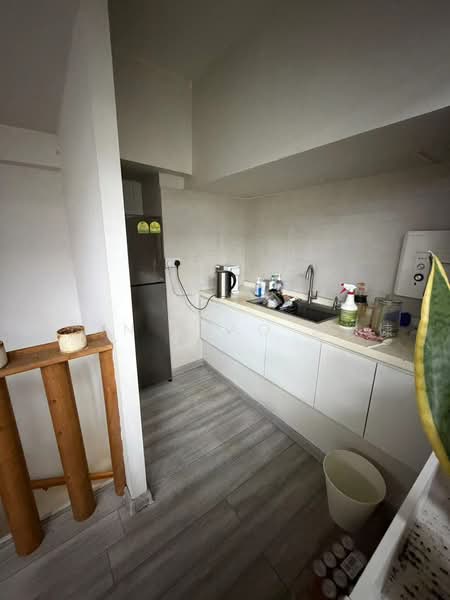 Woodlands Bizhub, 252 Woodlands Industrial Park E5, Sembawang / Yishun, 1,400 sqft, Factory / Workshop (B2) For Rent, by Zion Zhao 赵峻慷, 500242508 - Kitchen - CommercialGuru.com.sg
