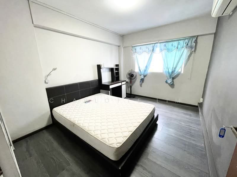 639 Yishun Street 61, 639 Yishun Street 61, 3 Bedrooms, 904 sqft, HDB Flat For Sale, by Charlotte Lim, 500242511 - Bedroom - PropertyGuru.com.sg