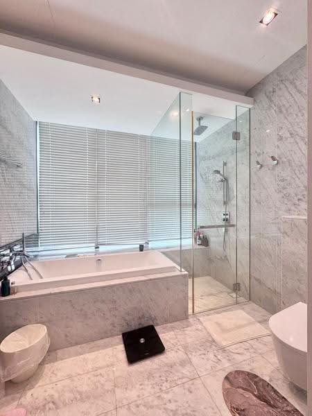 New Futura, 18 Leonie Hill Road, Orchard / River Valley, 4 Bedrooms, 2,691 sqft, Condominium For Sale, by Ang Pei Xiong, 500242534 - Bathroom - PropertyGuru.com.sg