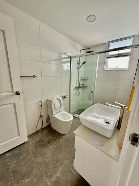 Equatorial Apartments, 48 Meyer Road, 4 Bedrooms, 2,500 sqft, Apartment For Rent, by Champa Murjani, 500242546 - Bathroom - PropertyGuru.com.sg