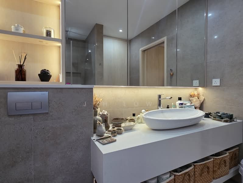 Modern 1.5 Storey Corner-T @ Huddington Ave, Cowdray Ave, Bridport Ave, Tavistock MRT, Hougang / Punggol / Sengkang, 4 Bedrooms, 2,300 sqft, Corner Terrace For Sale, by J H Low, 500242558 - Bathroom - PropertyGuru.com.sg