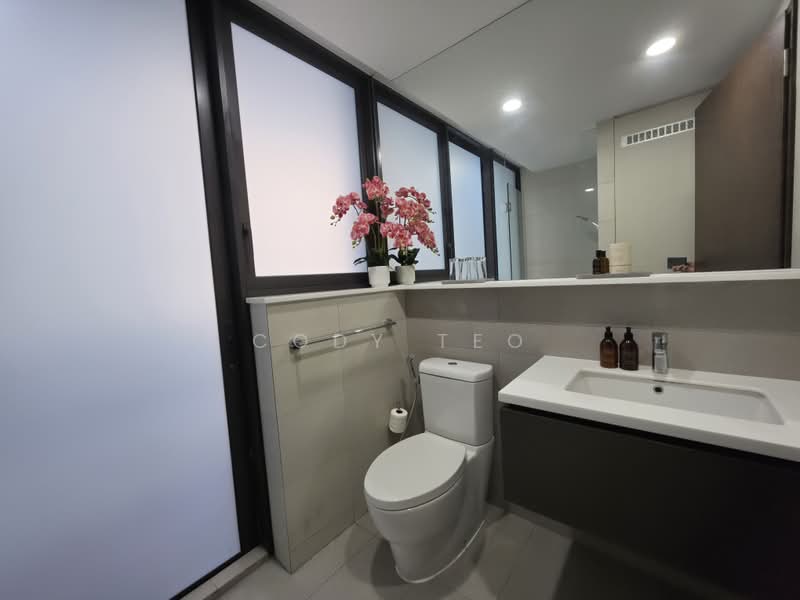 D'Nest, 129 Pasir Ris Grove, 2 Bedrooms, 753 sqft, Condominium For Sale, by Cody Teo, 500242569 - Bathroom - PropertyGuru.com.sg