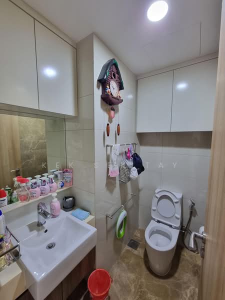 Caspian, 54 Lakeside Drive, 4 Bedrooms, 1,399 sqft, Condominium For Sale, by Kek Sek TAY, 500242574 - Bathroom - PropertyGuru.com.sg