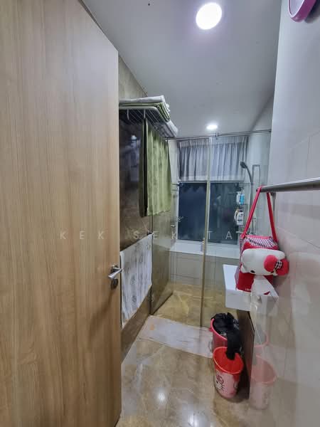 Caspian, 54 Lakeside Drive, 4 Bedrooms, 1,399 sqft, Condominium For Sale, by Kek Sek TAY, 500242574 - Bathroom - PropertyGuru.com.sg
