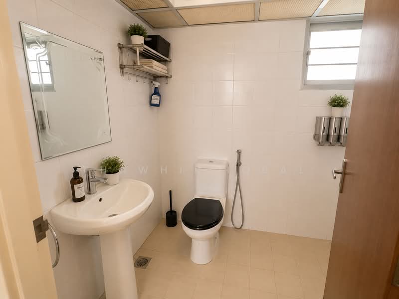 591A Montreal Link, 591A Montreal Link, 2 Bedrooms, 731 sqft, HDB Flat For Sale, by Thawhir Iqbal, 500242577 - Bathroom - PropertyGuru.com.sg