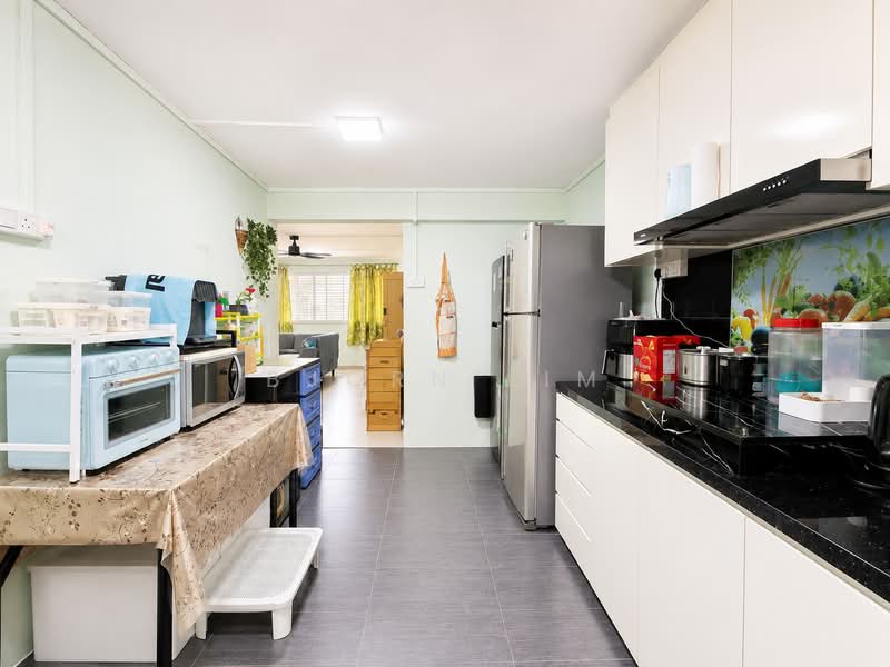 34 Bedok South Avenue 2, 34 Bedok South Avenue 2, 3 Bedrooms, 969 sqft, HDB Flat For Sale, by Bjorn Lim, 500242584 - Kitchen - PropertyGuru.com.sg